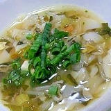 冷蔵庫の残った野菜でワンタンスープ